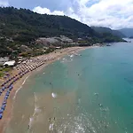 Corfu * Pélekasz